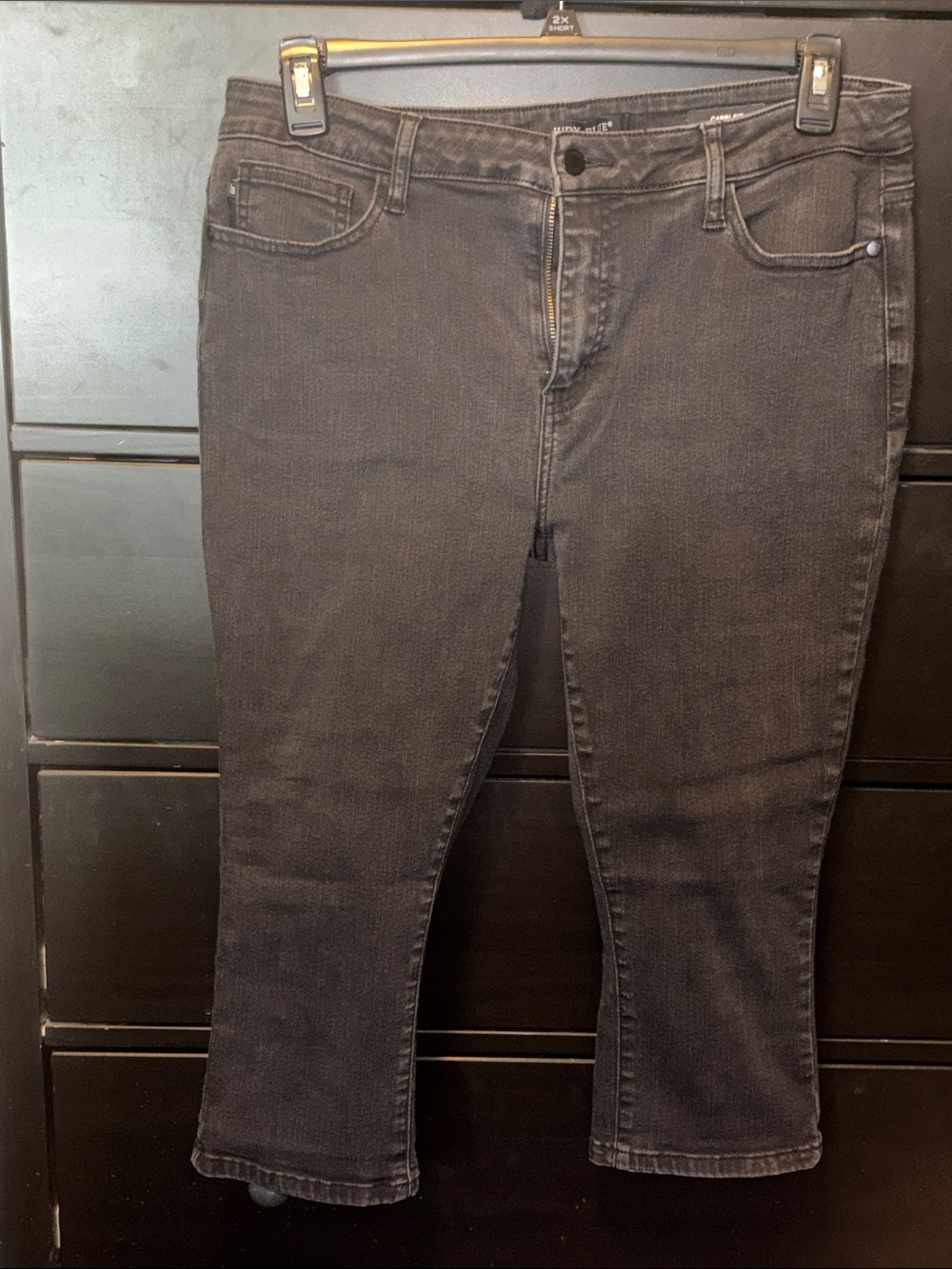 Judy Blue Black Cropped Stretch Jeans
